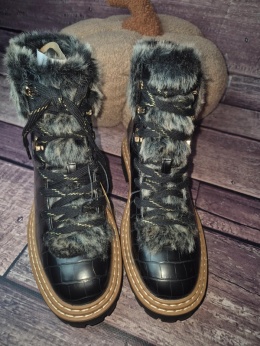 Anna Field lakierowane czarne botki z futerkiem ocieplane damskie sznurowane 37 24cm