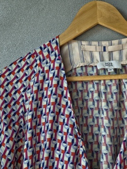 Sukienka wzorzysta z wiązaniem NOA NOA 89% Viscose 38